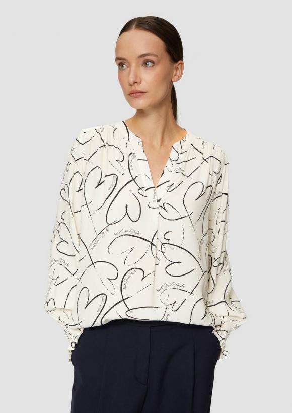 s.Oliver Viskosebluse mit All-over-Print und Smok-Detail am Ärmel - ecru