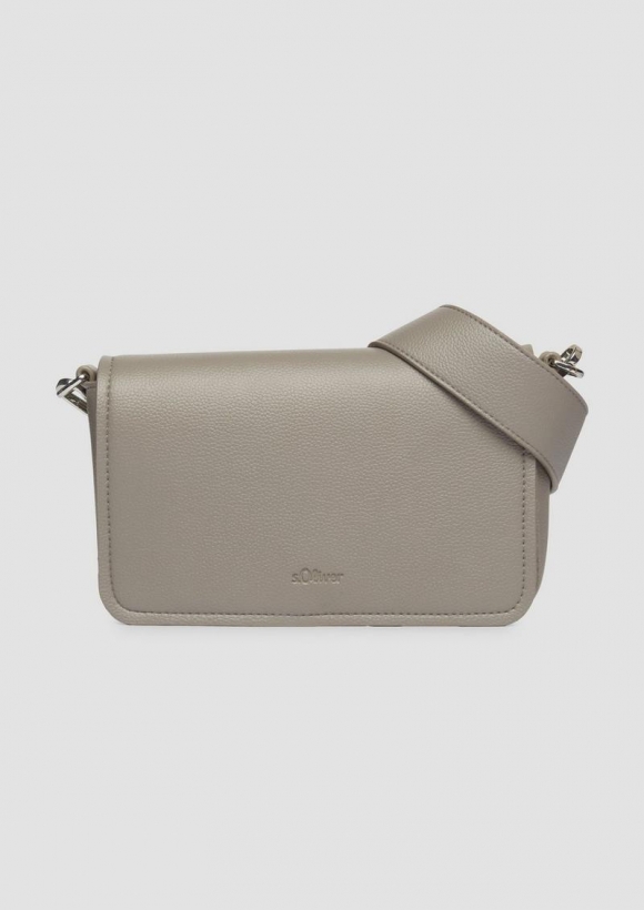 s.Oliver City-Bag aus Lederimitat mit abnehmbarem Logo-Schultergurt - taubengrau