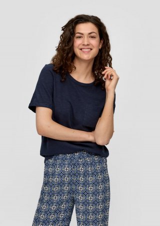 s.Oliver Meliertes T-Shirt mit fixiertem Ärmel-Umschlag und Brusttasche - navy