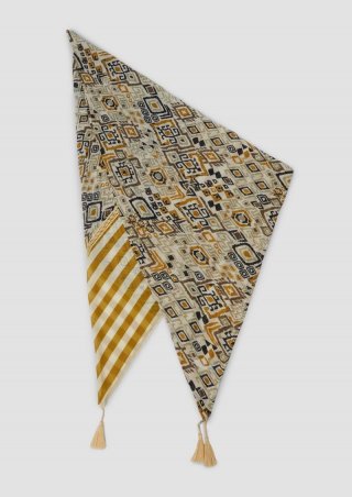 s.Oliver Dreieckstuch mit All-over-Print und Quasten - ecru