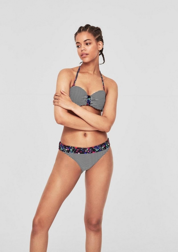 s.Oliver Badehose mit floralem Print - schwarz