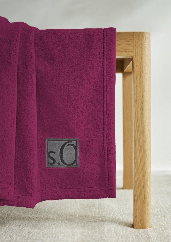 s.Oliver Weiche Decke mit Logo-Detail - lila