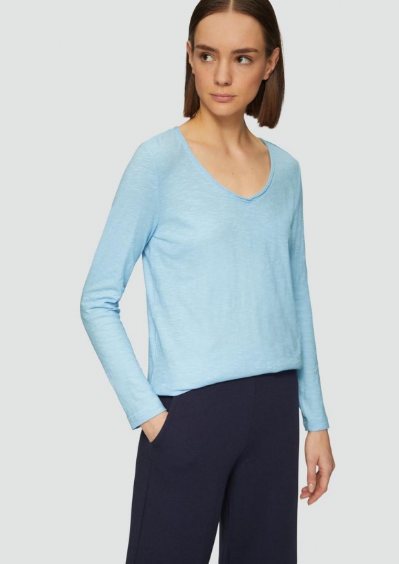 s.Oliver Langarmshirt aus Slub Yarn mit Rollkanten am Ausschnitt - hellblau