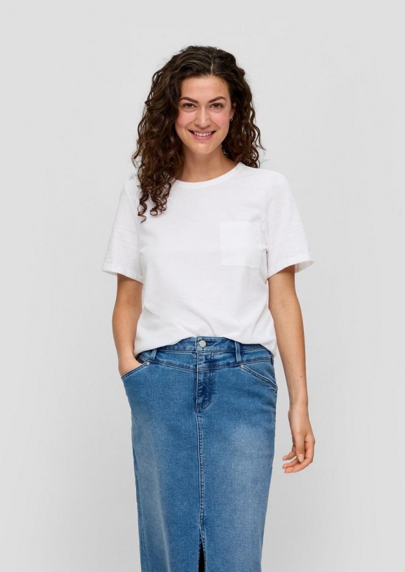 s.Oliver Meliertes T-Shirt mit fixiertem Ärmel-Umschlag und Brusttasche - weiß