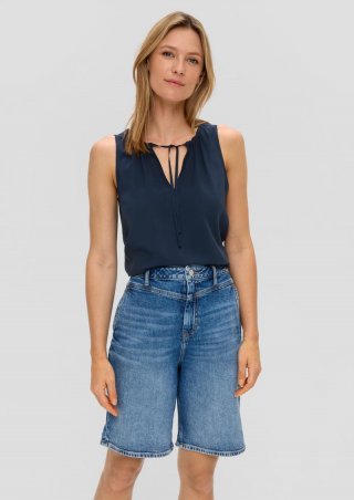 s.Oliver Blusenshirt aus Viskose mit All-over-Print - tiefblau