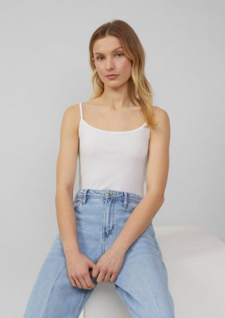s.Oliver Top mit verstellbaren Spaghettiträgern im Slim Fit - weiß