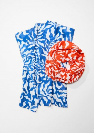 s.Oliver Loop-Schal aus Viskose - royalblau