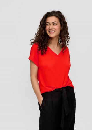 s.Oliver Relaxed-Fit-Shirt mit V-Ausschnitt und gekreuztem Riemen-Detail am Rücken - rot