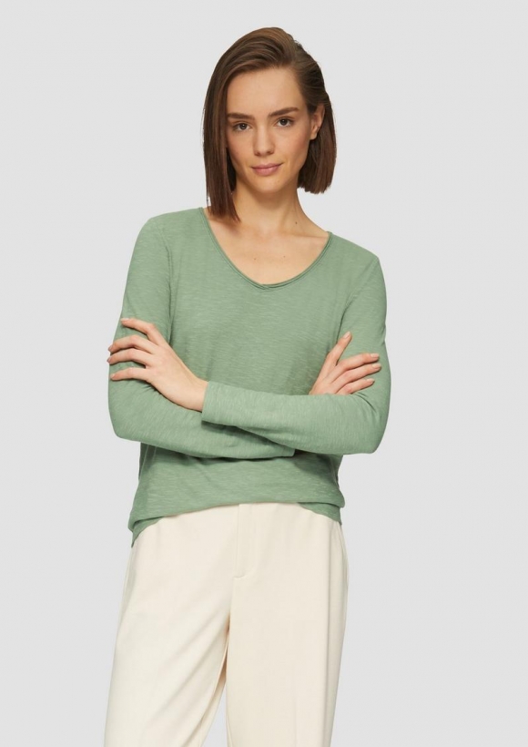 s.Oliver Langarmshirt aus Slub Yarn mit Rollkanten am Ausschnitt - salbeigrün