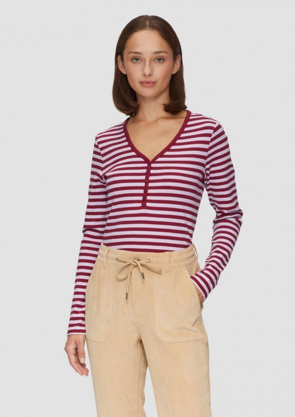 s.Oliver Stretchiges Longsleeve mit Henleyausschnitt - rubinrot