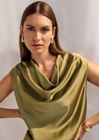 s.Oliver Shirt aus Viskose mit Wasserfall-Ausschnitt - olivgrün