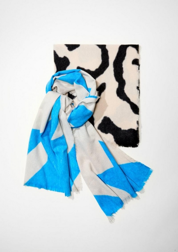 s.Oliver Schal mit All-over-Print - royalblau