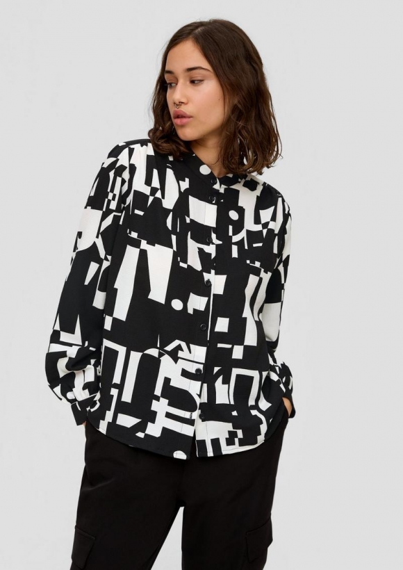 s.Oliver Hochgeschlossene Bluse mit Allover-Print - schwarz