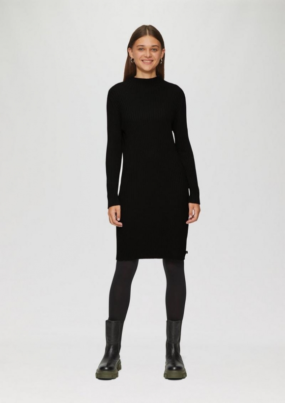 s.Oliver Geripptes Strickkleid im Slim Fit - schwarz