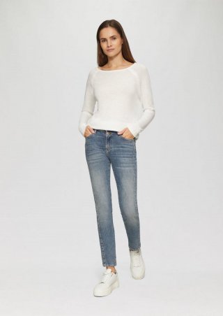 s.Oliver Jeans Betsy / Slim Fit / Mid Rise / Slim Leg / mit seitlichem Nahtdetail - blau