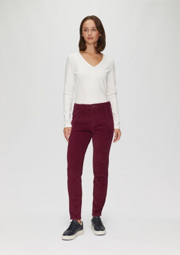 s.Oliver Schmal geschnittene Cordhose - rubinrot