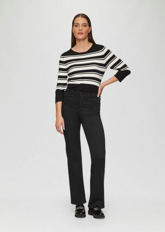 s.Oliver Jeans / High Rise / Flared Leg / Bügelfalten - schwarz