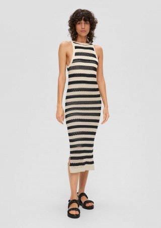 s.Oliver Langes Strickkleid mit Musterstruktur - schwarz