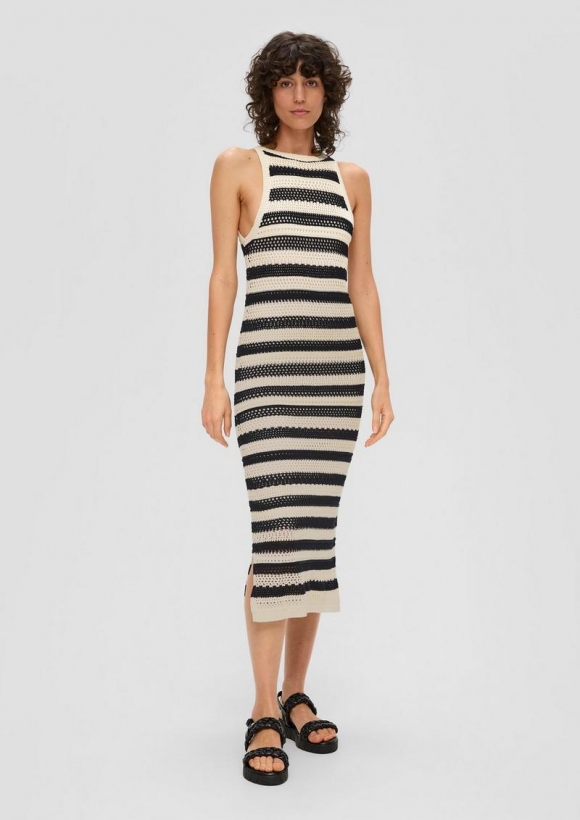 s.Oliver Langes Strickkleid mit Musterstruktur - schwarz