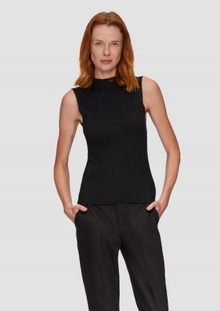 s.Oliver Geripptes Stricktop aus Viskosestretch - schwarz