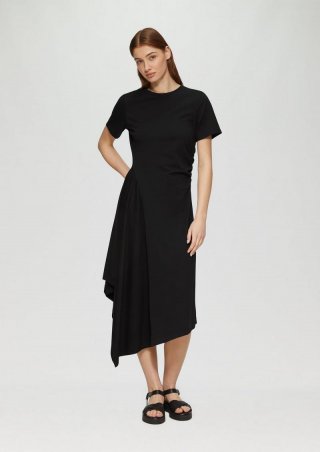 s.Oliver Tailliertes Midikleid mit Raffungen und asymmetrischem Rock - schwarz