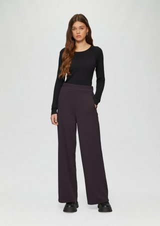s.Oliver Elastische High Waist Hose mit weitem Bein - aubergine