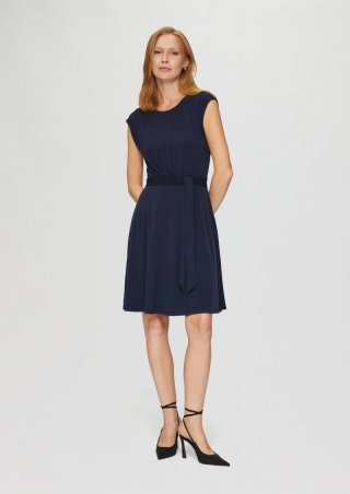 s.Oliver Ausgestelltes Jersey-Kleid mit Falte und Bindegürtel - navy