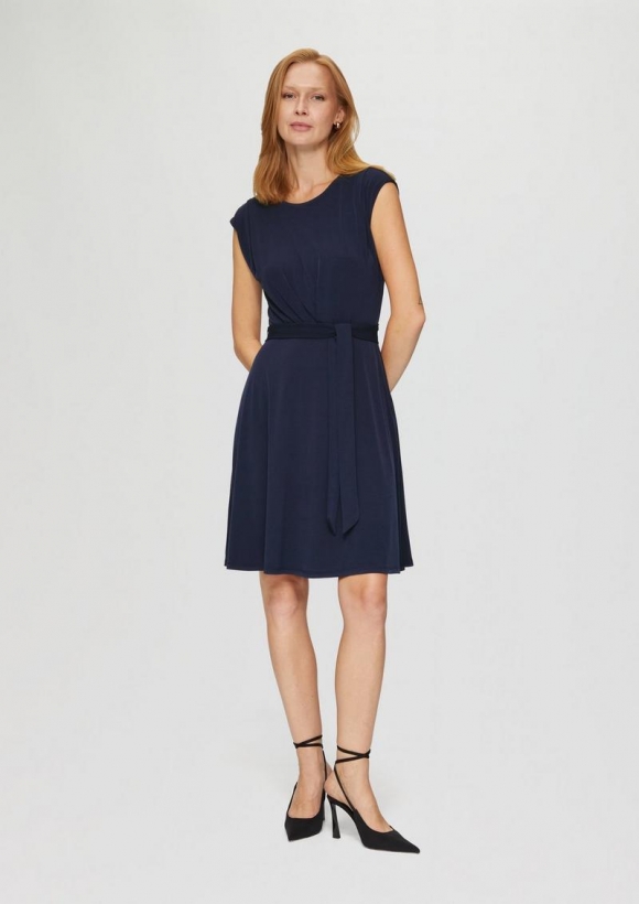 s.Oliver Ausgestelltes Jersey-Kleid mit Falte und Bindegürtel - navy