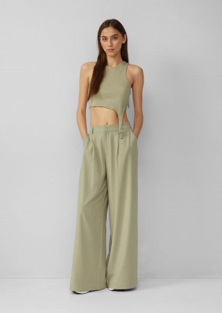 s.Oliver Bundfaltenhose mit weitem Bein | QS x Vanessa Mai - helles olivgrün
