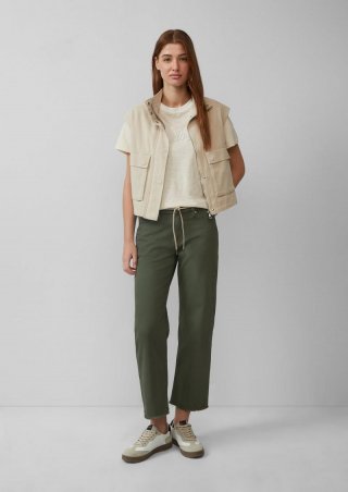s.Oliver Cropped-Jeans Karolin / Regular Fit / Mid Rise / Straight Leg / offener Saum - olivgrün