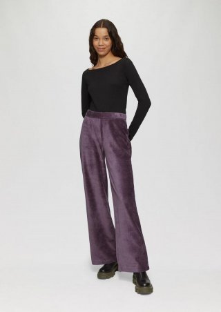 s.Oliver Elastische Wide Leg-Hose in Cordoptik - aubergine