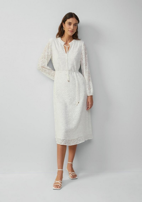 s.Oliver Langes Kleid mit Tunika-Ausschnitt und Rüschen - creme