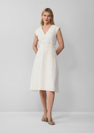 s.Oliver Baumwollkleid mit Stickereien und V-Ausschnitt - ecru
