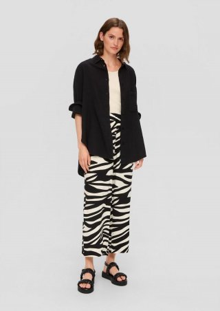 s.Oliver Hose aus reiner Viskose mit All-over-Print - schwarz