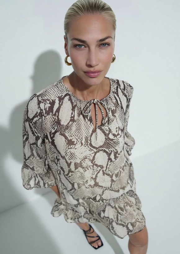 s.Oliver Kleid mit Schlangen-Print und Viskosefutter - helles beige