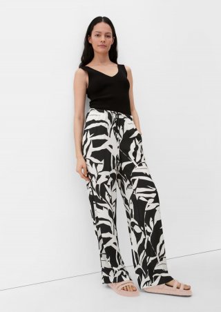s.Oliver Loose: Hose mit Crêpe-Struktur - schwarz