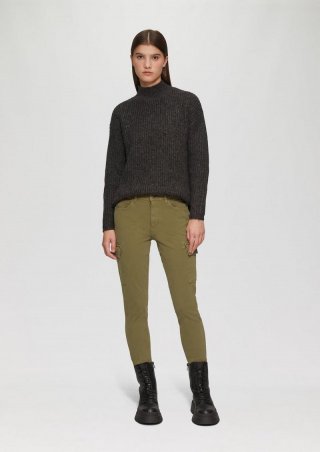 s.Oliver Schmale Cargohose mit Slim Leg - olivgrün