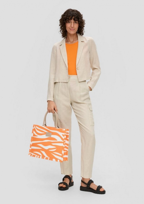 s.Oliver Super High Rise Leinenhose mit verkürztem Bein und Cargotaschen - beige
