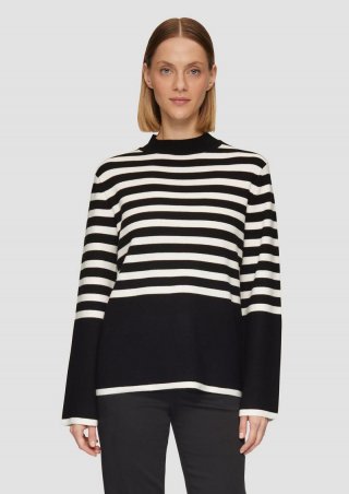 s.Oliver Gestreifter Strickpullover mit ausgestellten Ärmeln - schwarz
