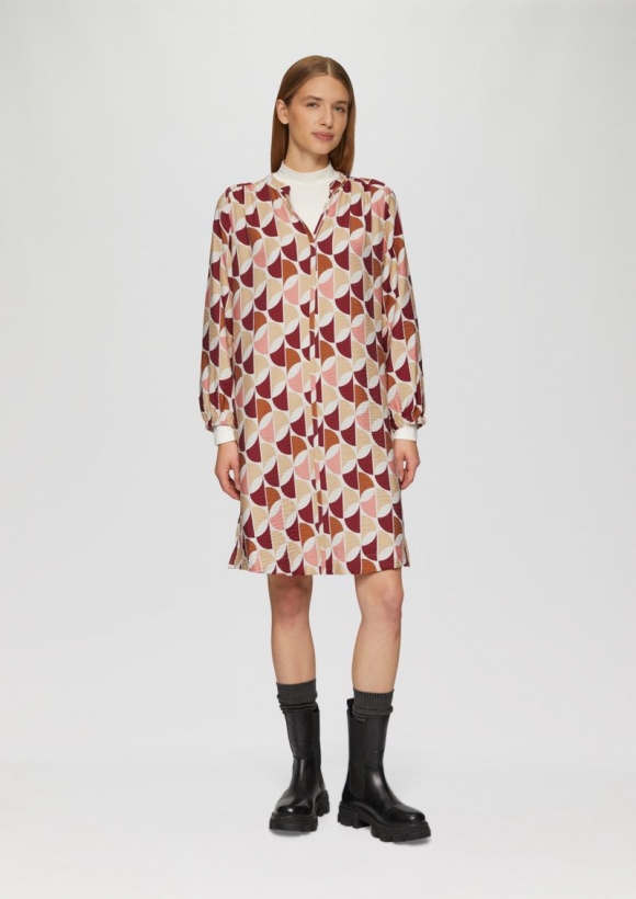 s.Oliver Viskose-Kleid mit All-over-Print und seitlichen Eingrifftaschen - himbeere