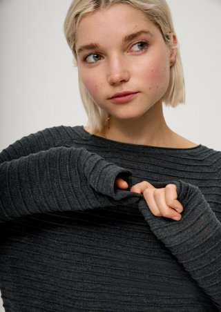 s.Oliver Pullover mit Strukturmuster aus Viskosemix - dunkelgrau
