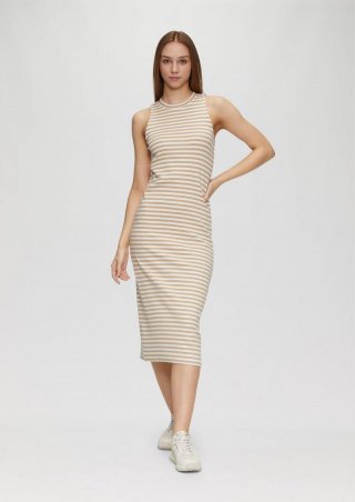 s.Oliver Geschlitztes Rippkleid mit Rundhalsausschnitt - beige
