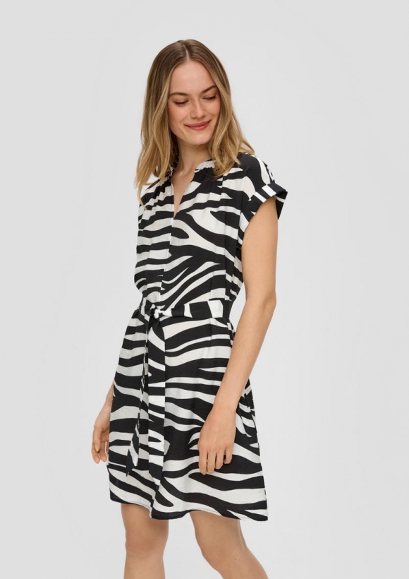 s.Oliver Kleid mit V-Ausschnitt und überschnittenen Schultern - schwarz