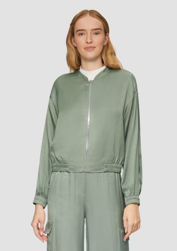 s.Oliver Satinierter Blouson aus Viskose - salbeigrün