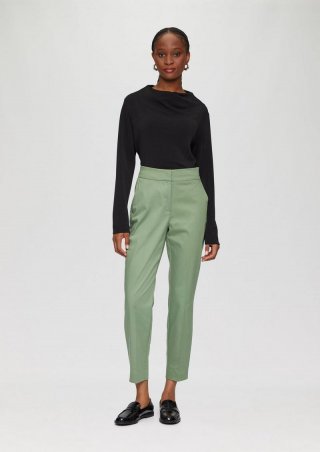 s.Oliver Schmal zulaufende Hose aus Baumwollsatin - hellgrün