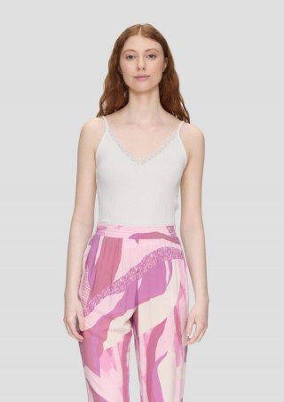 s.Oliver Verkürztes Slim-Fit-Top mit Spitzen-Detail und Rippstruktur - creme