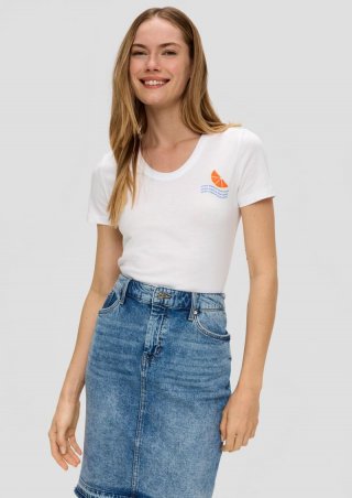 s.Oliver T-Shirt im Slim Fit mit Print-Detail - weiß