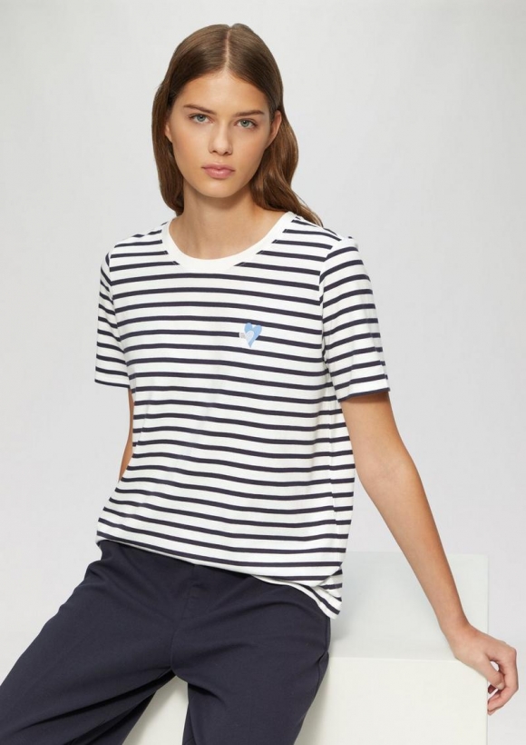 s.Oliver Gestreiftes T-Shirt im Relaxed Fit mit Herz-Stickerei - navy