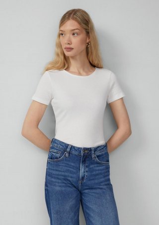 s.Oliver Schmal geschnittenes Shirt mit Ajourmuster - weiß