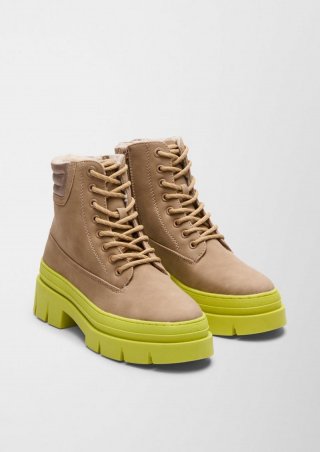 s.Oliver Stiefel mit Kontrast-Sohle - hellbraun